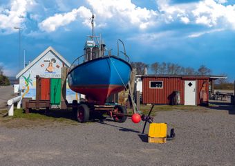 Art. 21076 - Snogebæk Havn med fiskerbåd